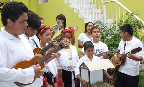 TALLER INDEPENDIENTE DE SON Y VERSADA DE TLACOTALPAN EN LAS TUNAS CUBA